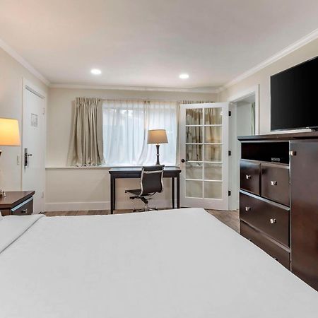 Best Western Carmel'S Town House Lodge Eksteriør bilde