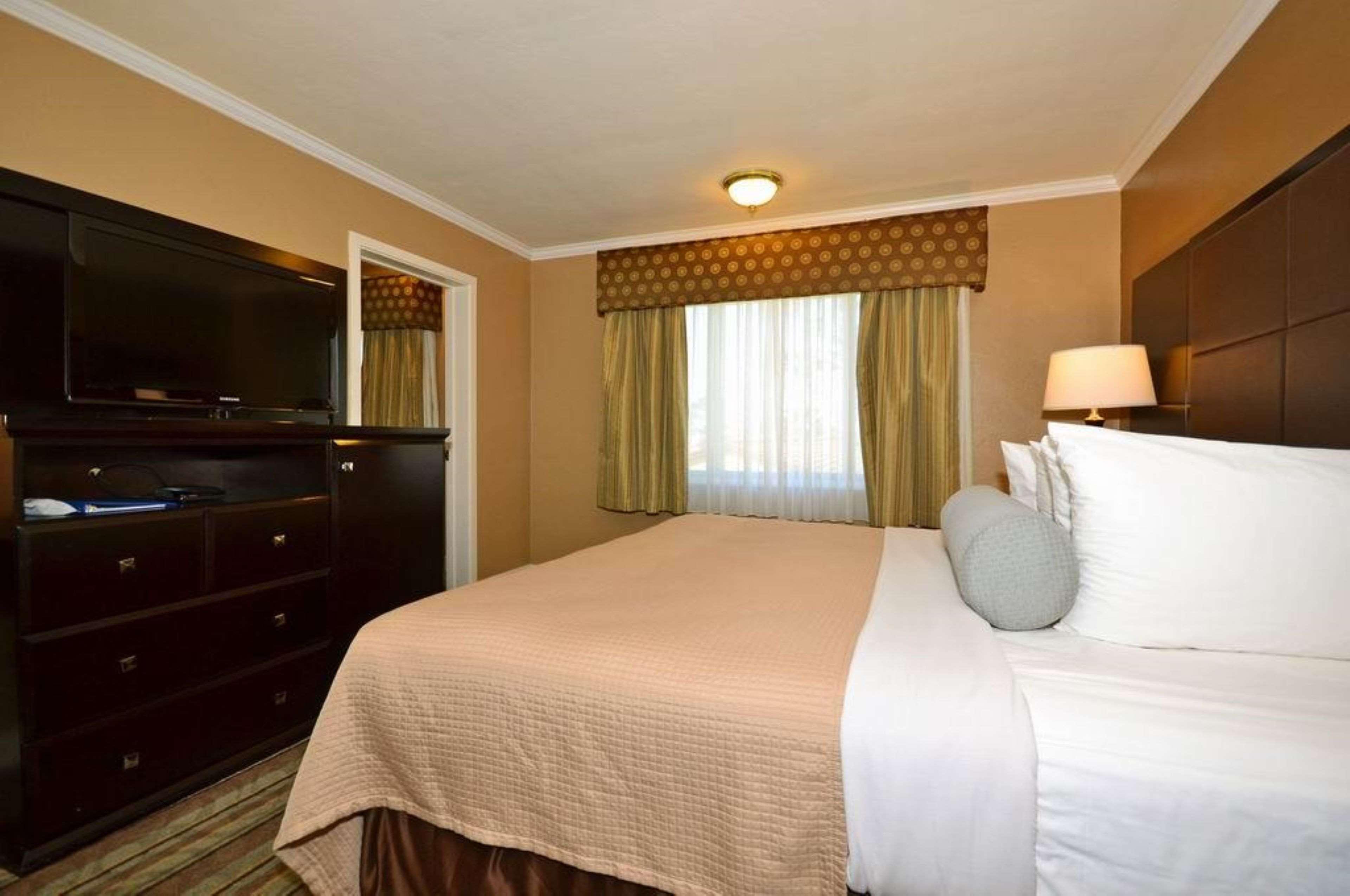 Best Western Carmel'S Town House Lodge Eksteriør bilde
