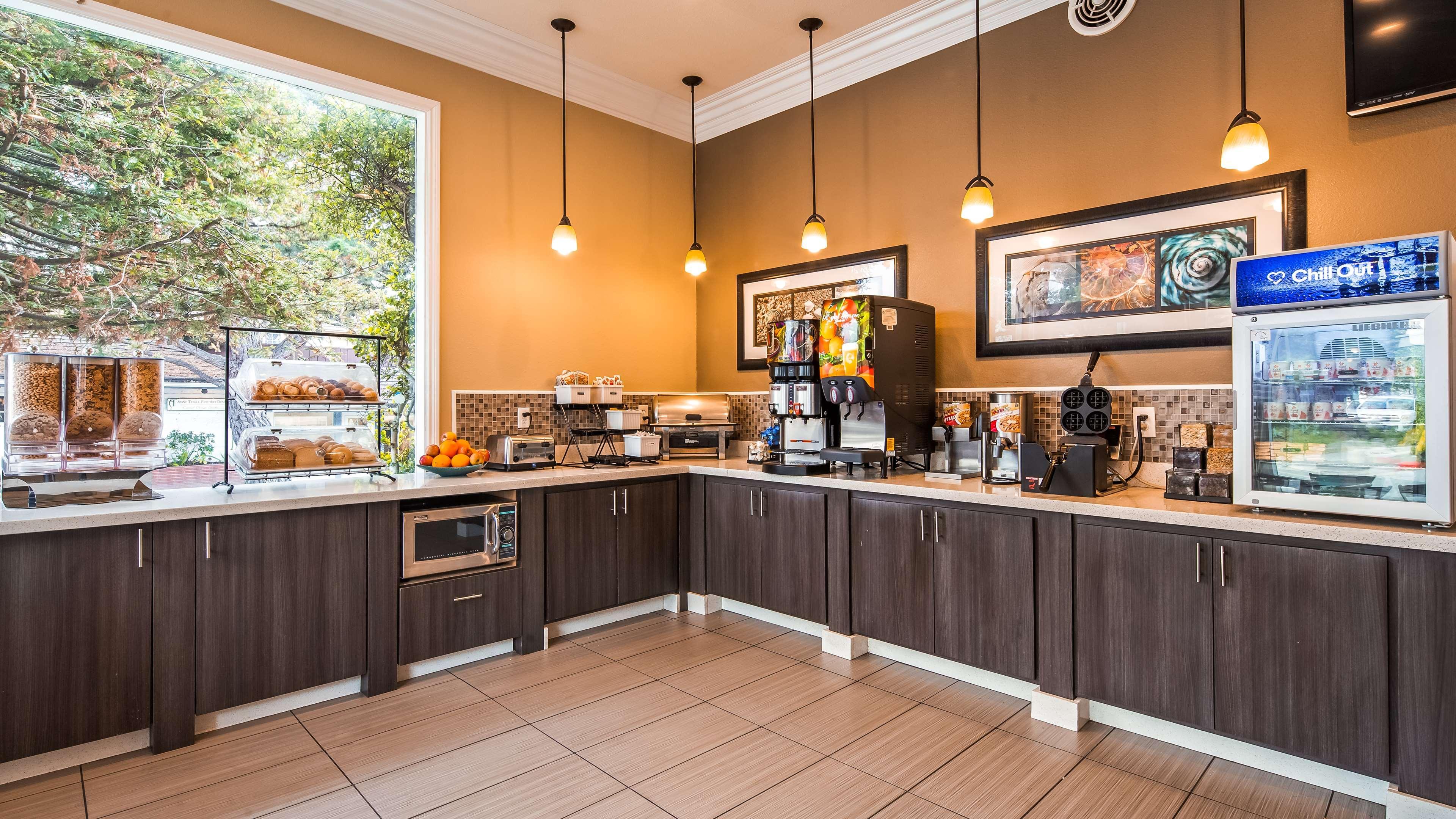 Best Western Carmel'S Town House Lodge Eksteriør bilde