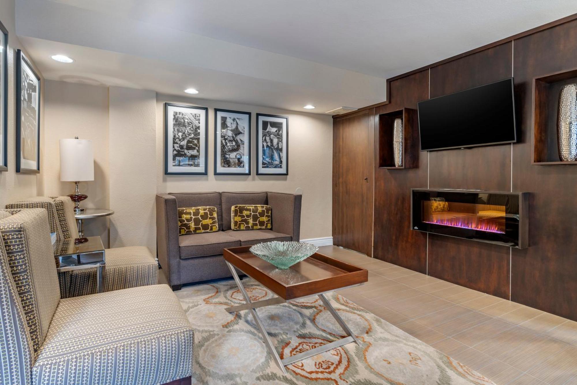 Best Western Carmel'S Town House Lodge Eksteriør bilde