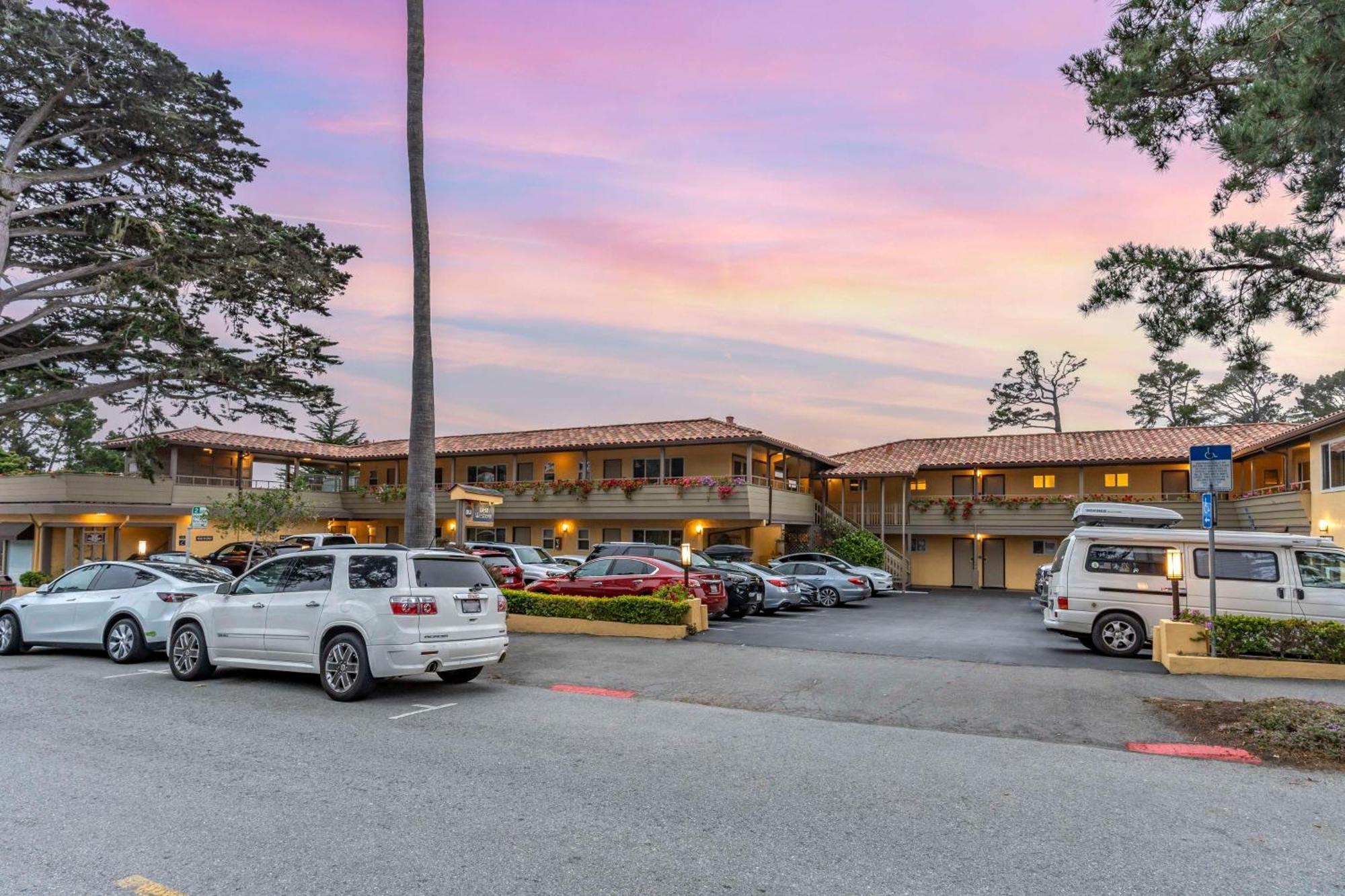 Best Western Carmel'S Town House Lodge Eksteriør bilde