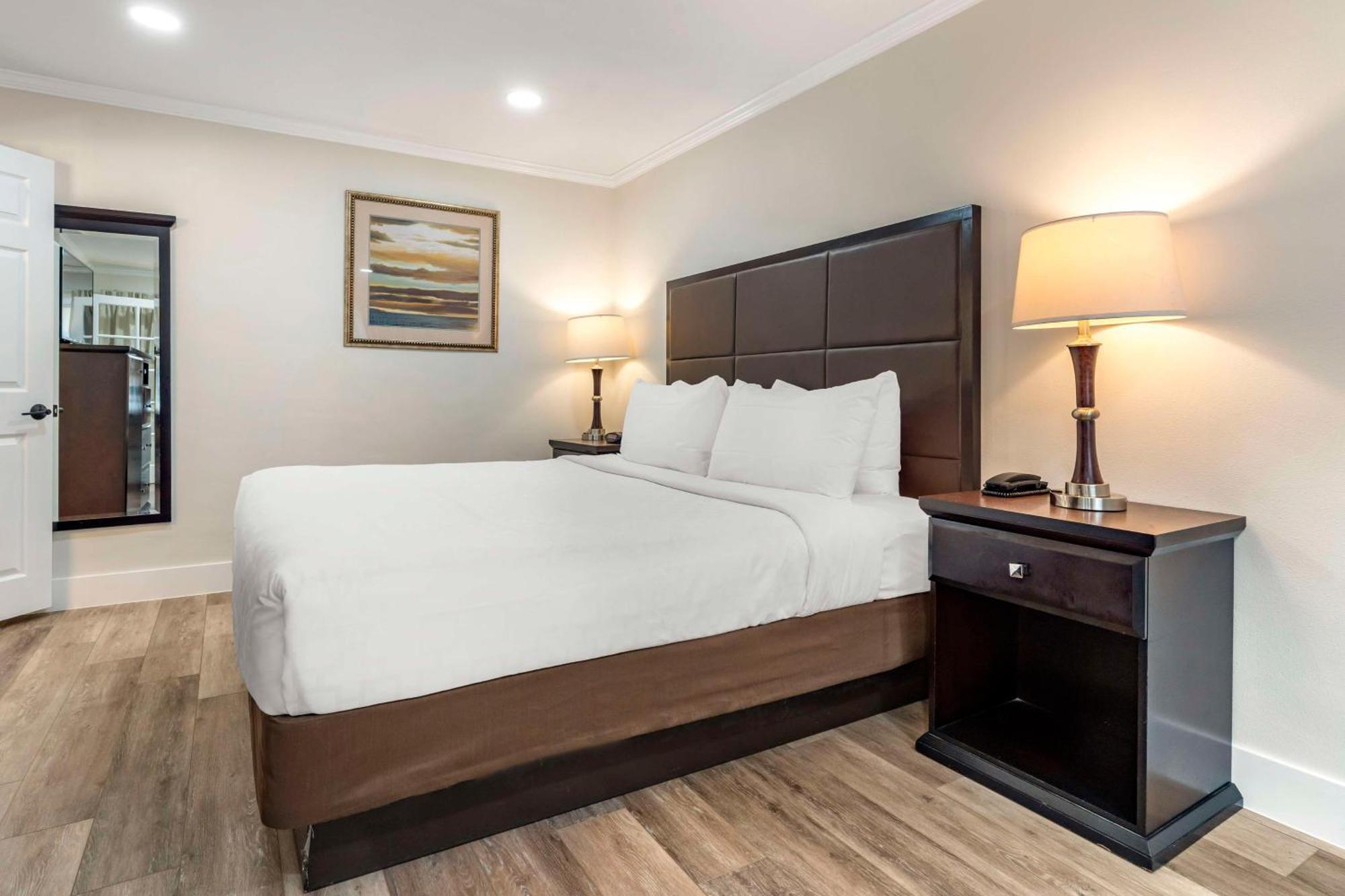 Best Western Carmel'S Town House Lodge Eksteriør bilde
