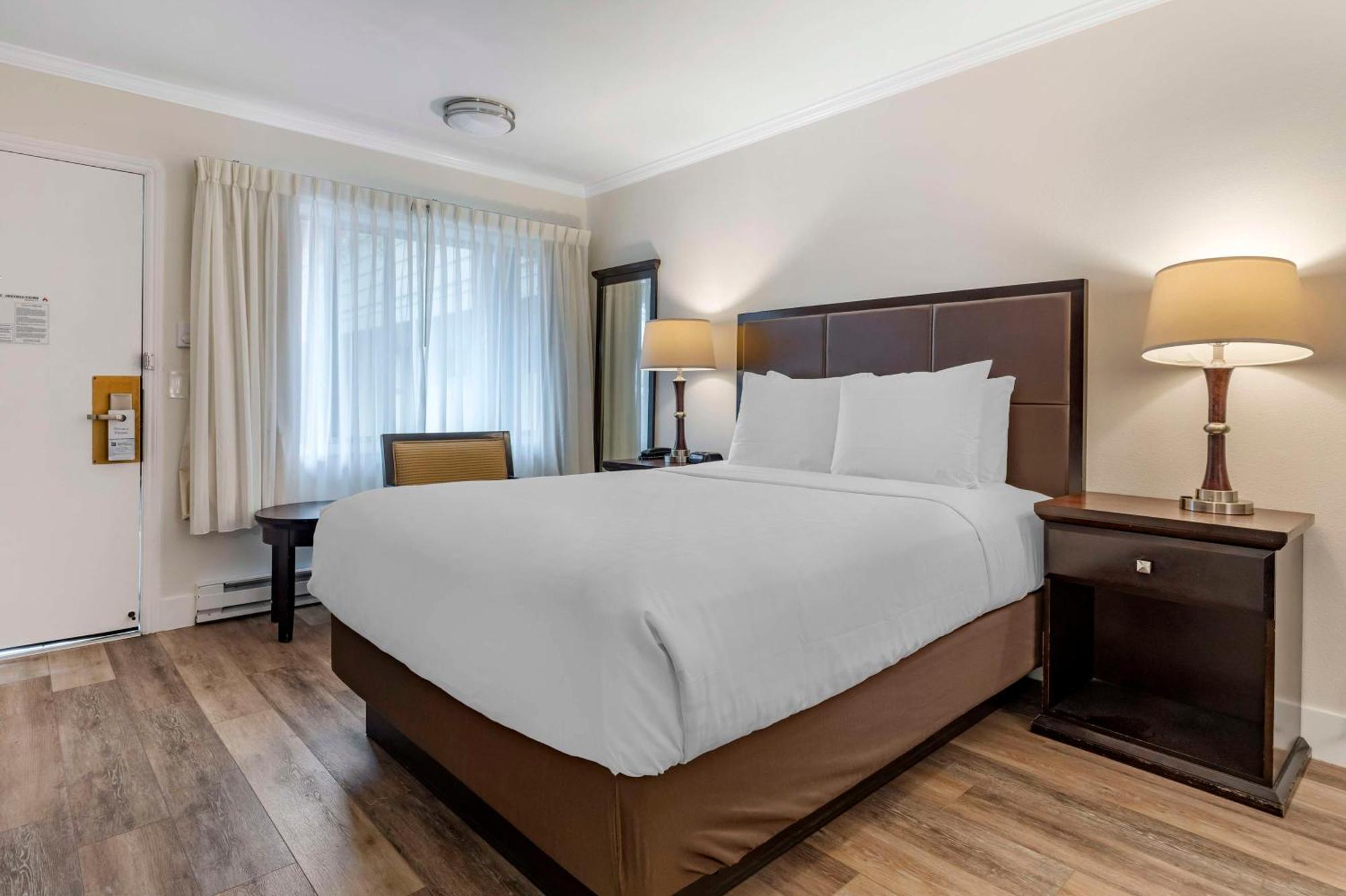 Best Western Carmel'S Town House Lodge Eksteriør bilde