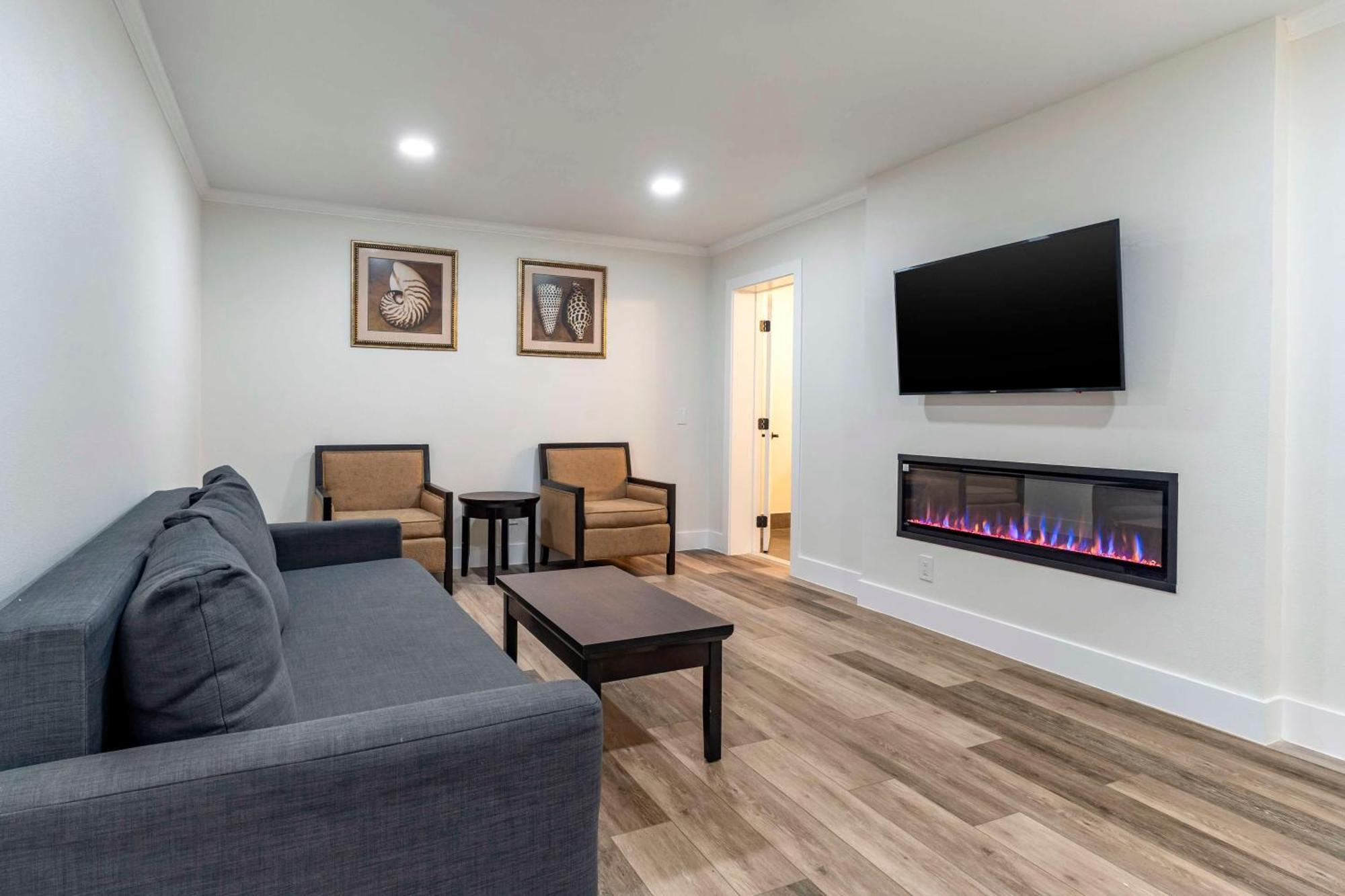 Best Western Carmel'S Town House Lodge Eksteriør bilde