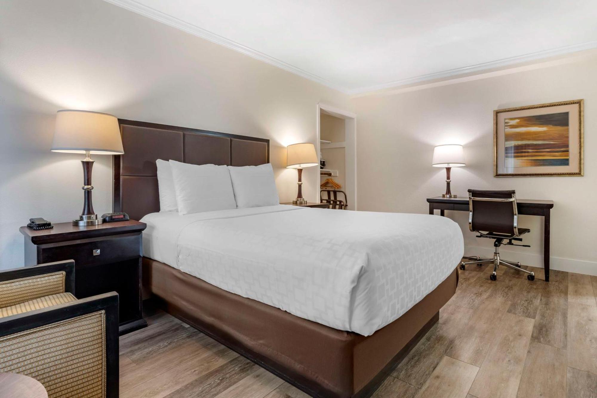 Best Western Carmel'S Town House Lodge Eksteriør bilde